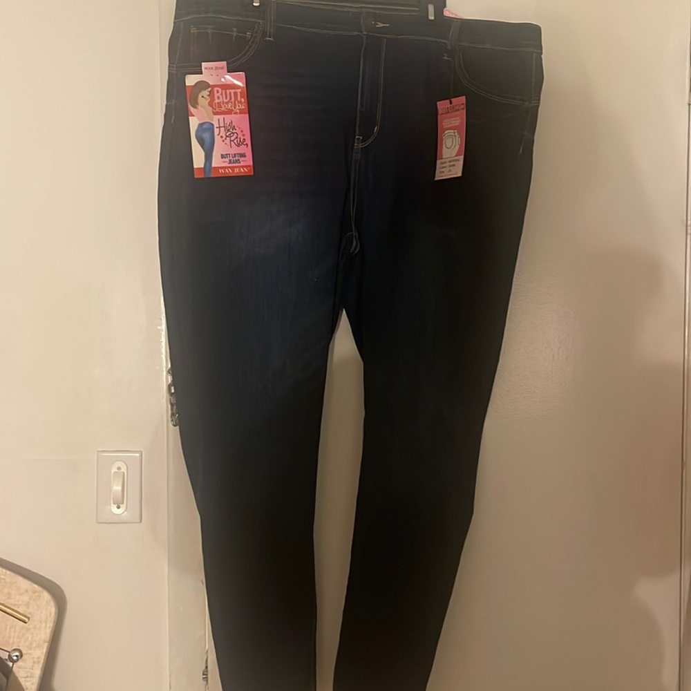 Women’s + Size BOOTY ENHANCING JEANS SIZE 24 DARK BLUE